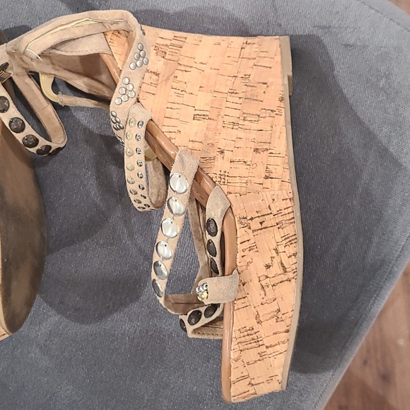 Womens Steve Madden Sandals Studded ankle strap cork heel size 9 - Picture 4 of 4